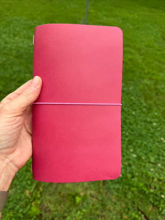 Traveler's Notebook, Fuschia