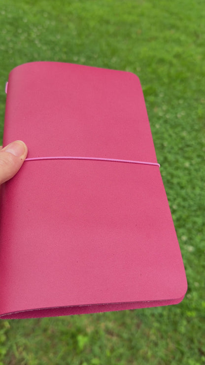Traveler's Notebook, Fuschia